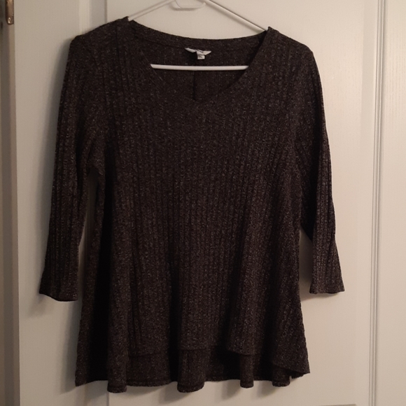 3/4 sleeve cropped top - Picture 1 of 3